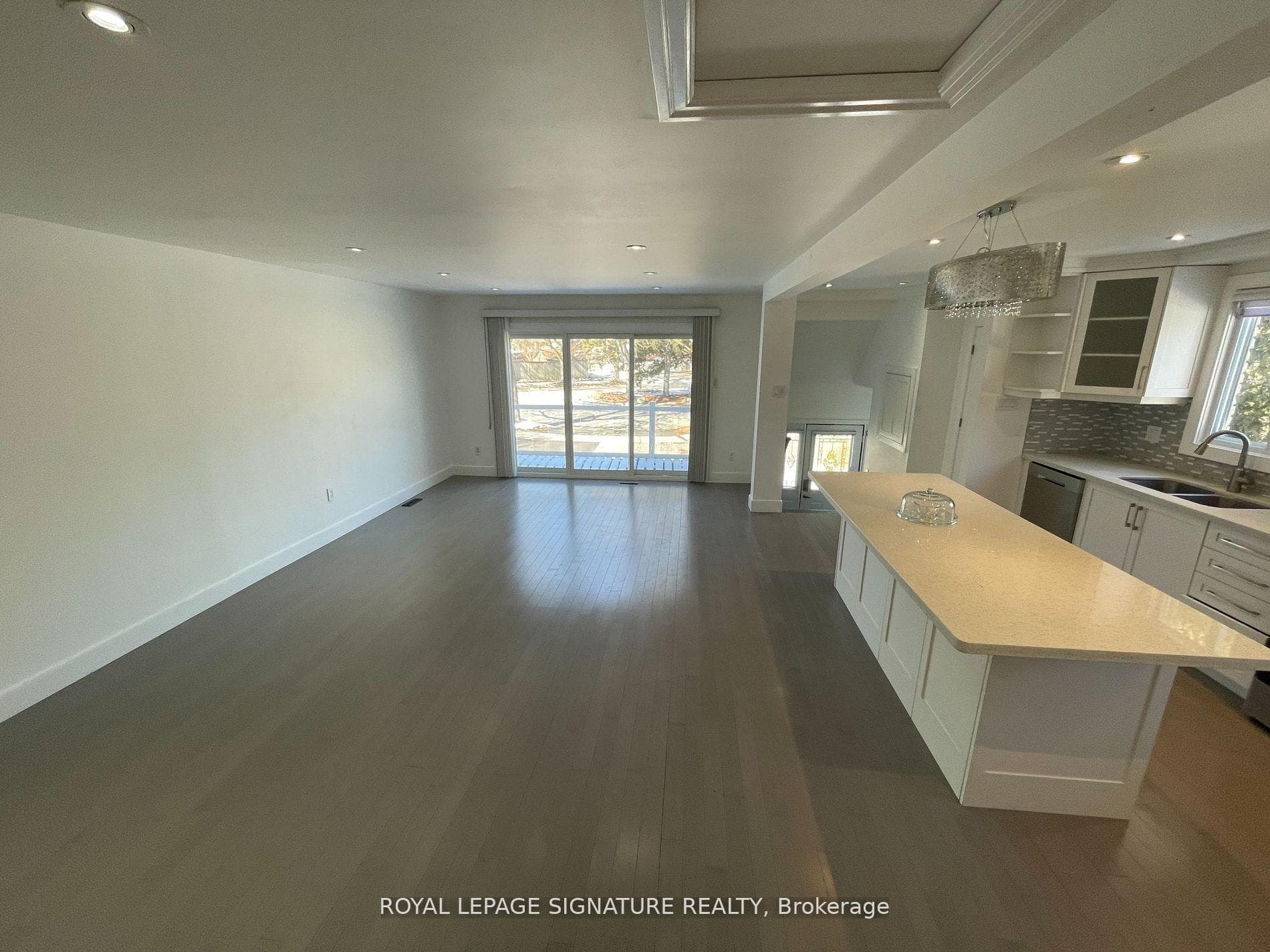 6991 Cadiz Crescent photo 1