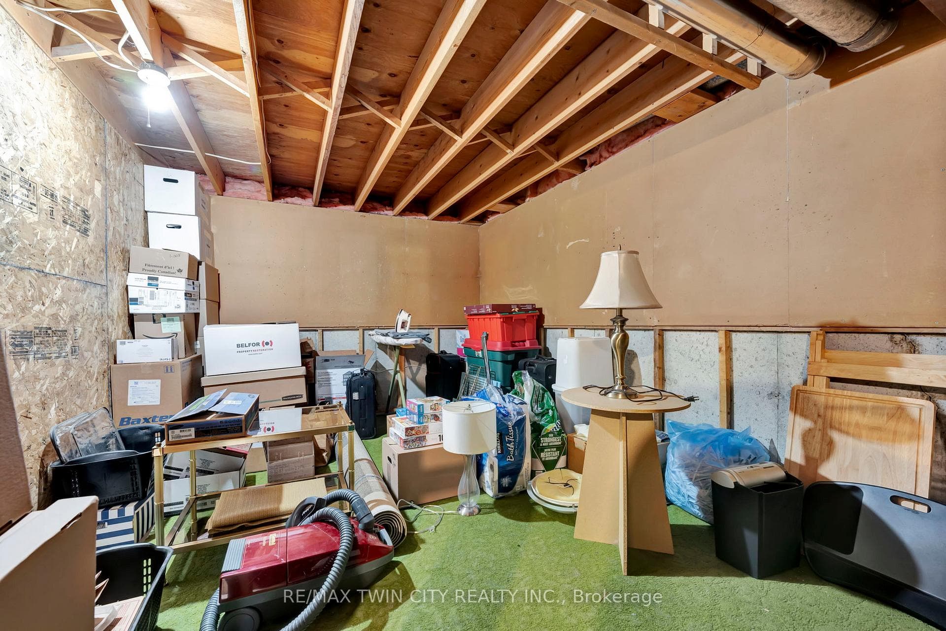 438 Lampman Place photo 24