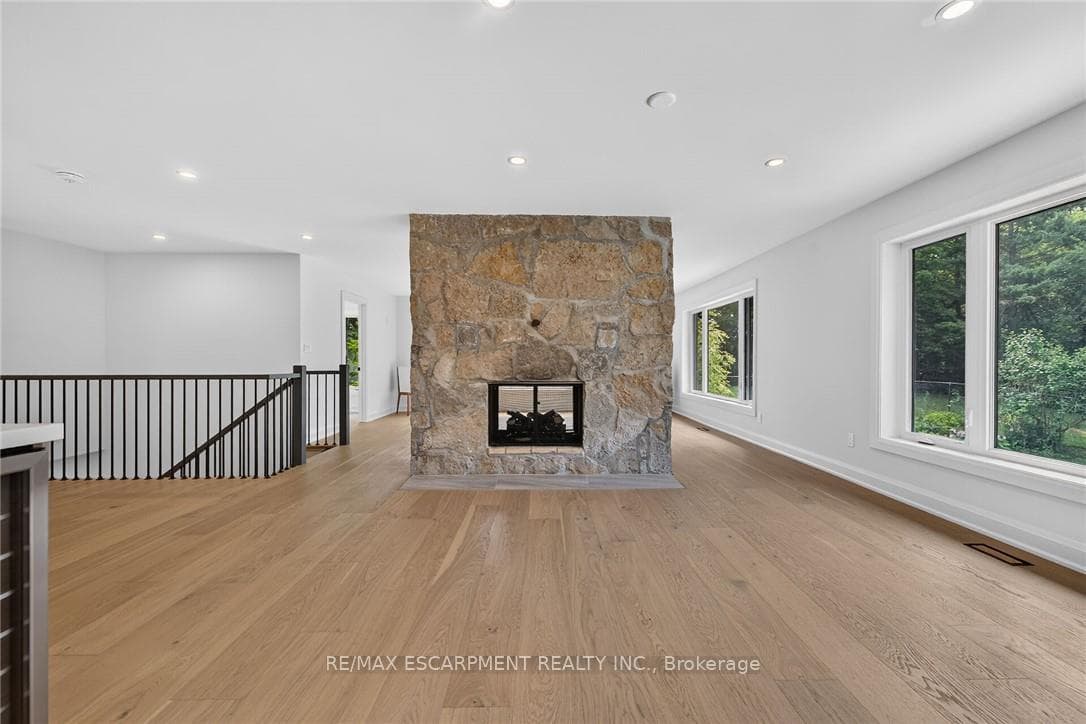 1376 Mineral Springs Road photo 14