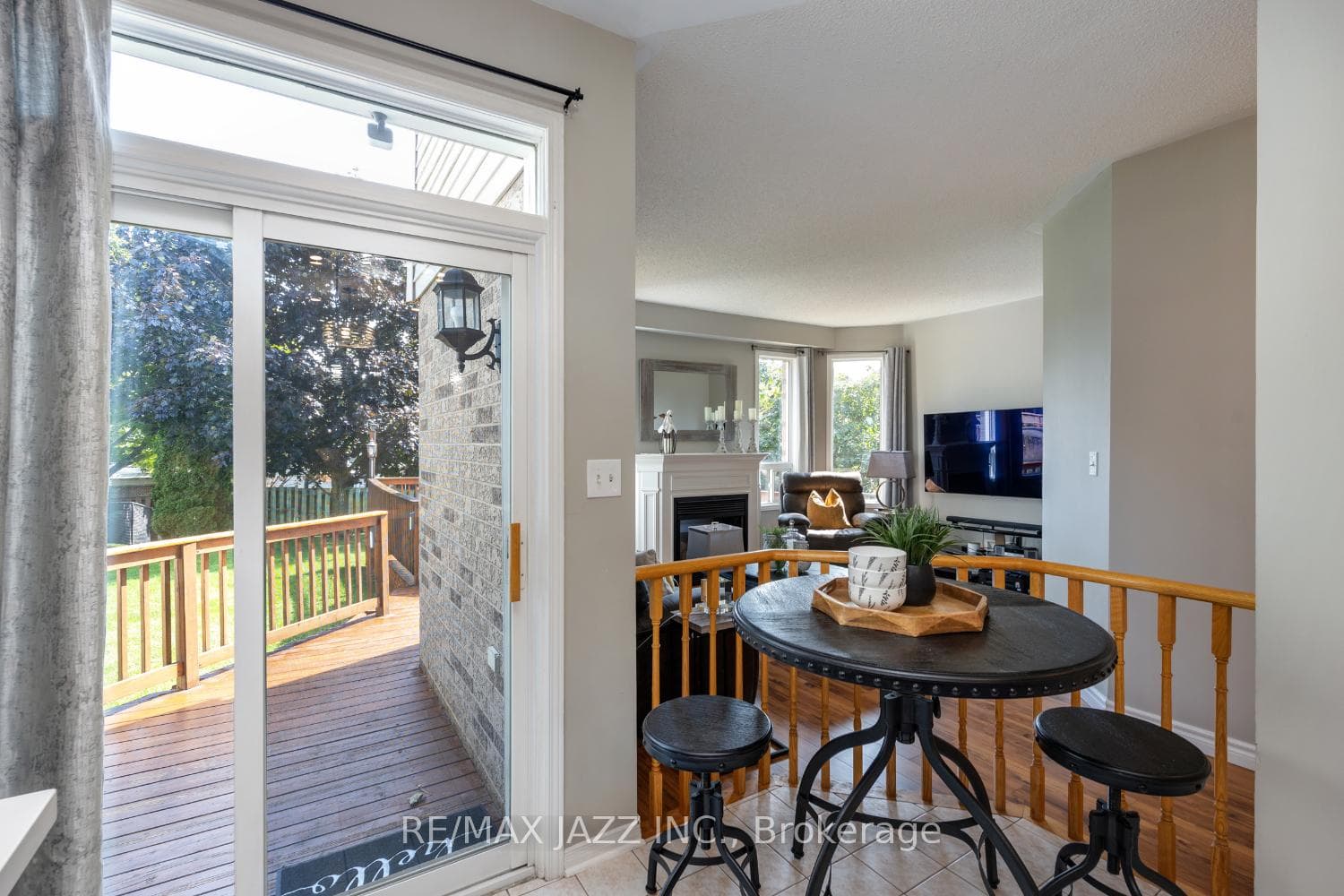 1035 Beatrice Street photo 17