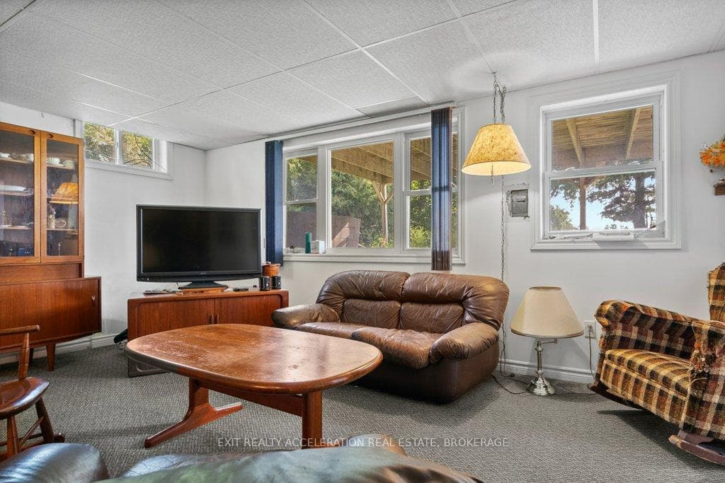 400 Dundas Street photo 19