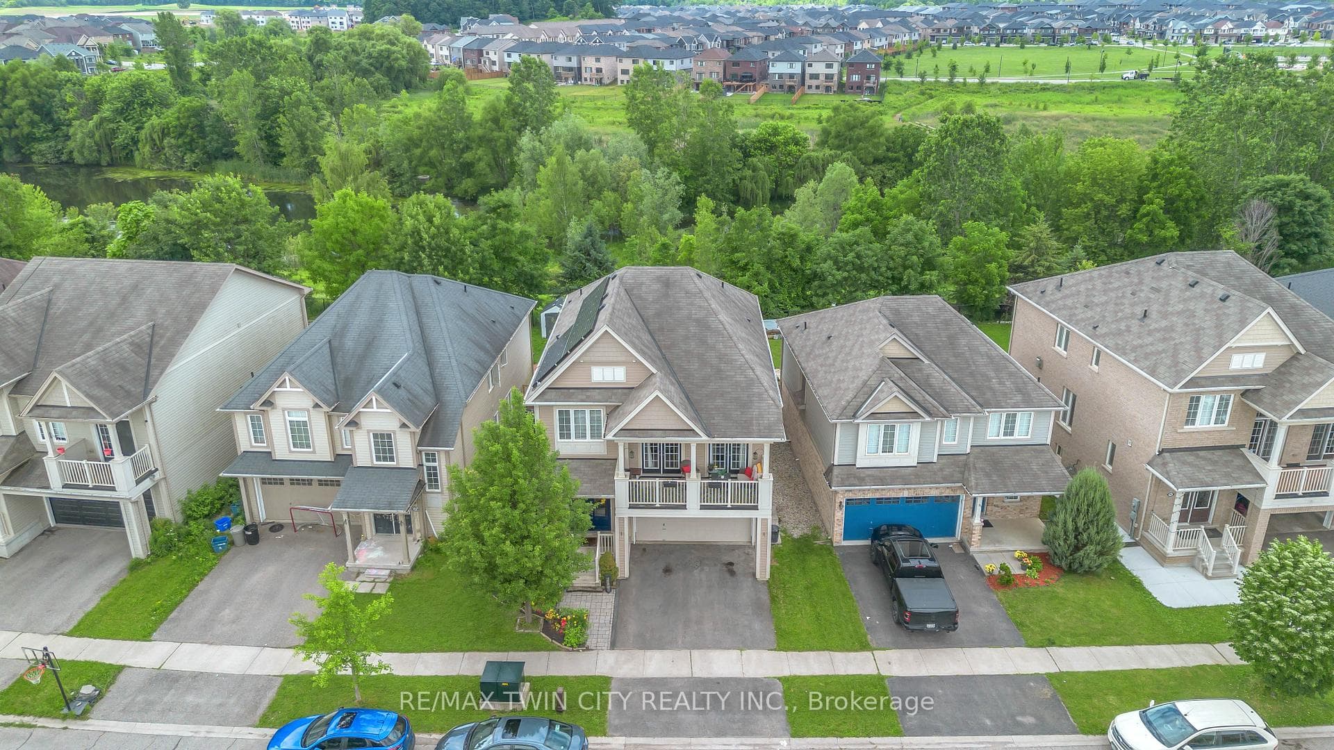 50 Bisset Avenue photo 44