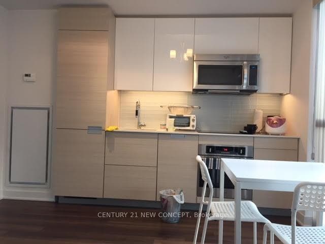 210 Simcoe Street Unit 1312 photo 4