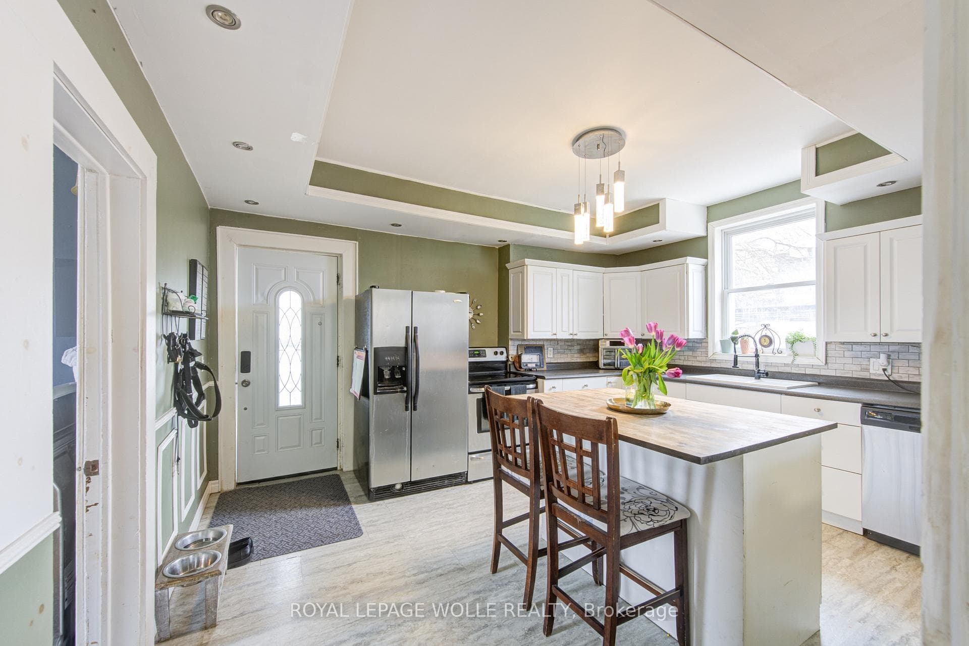 137 Wellington Street photo 30