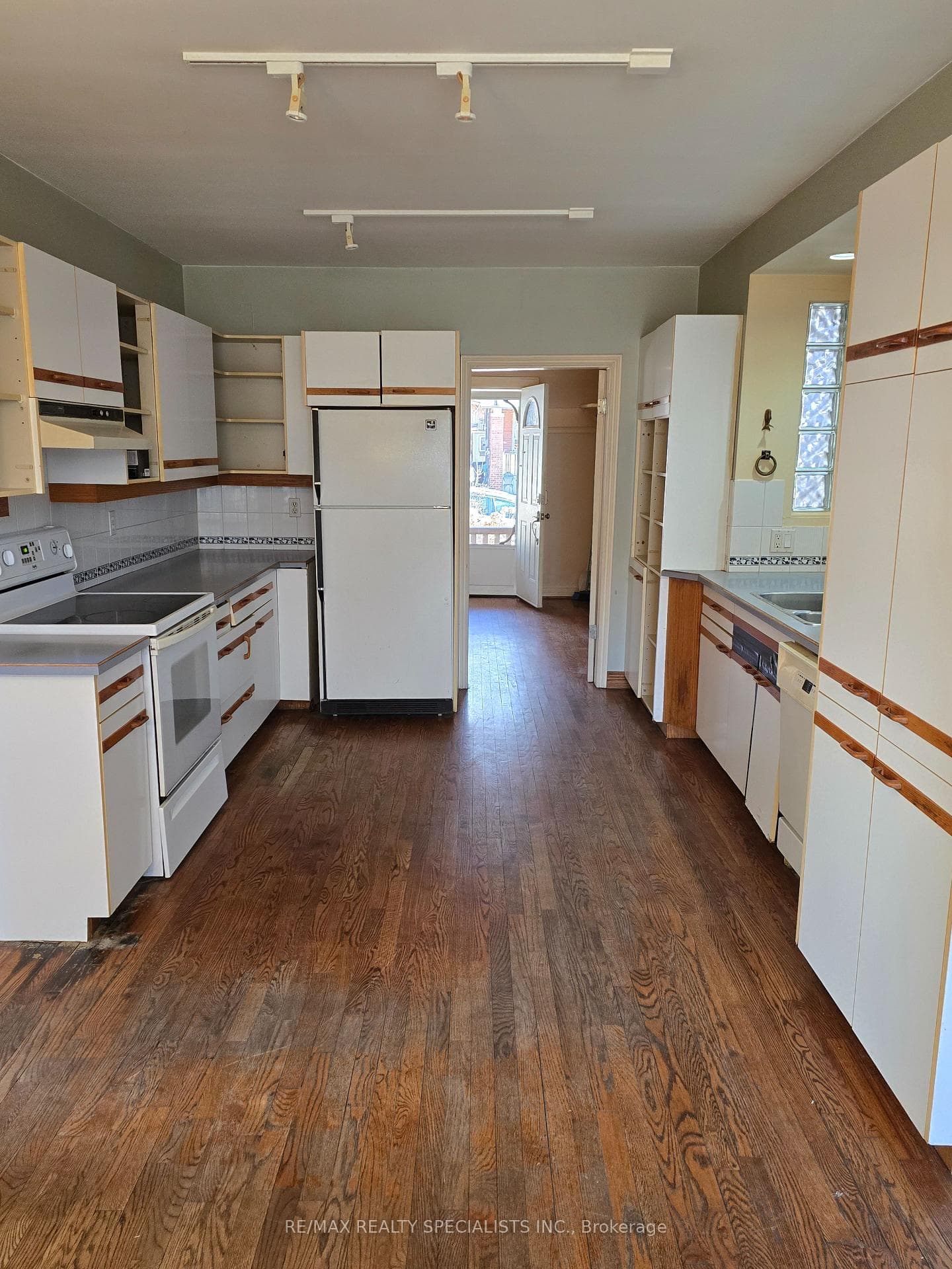 118 Brookside Drive photo 4