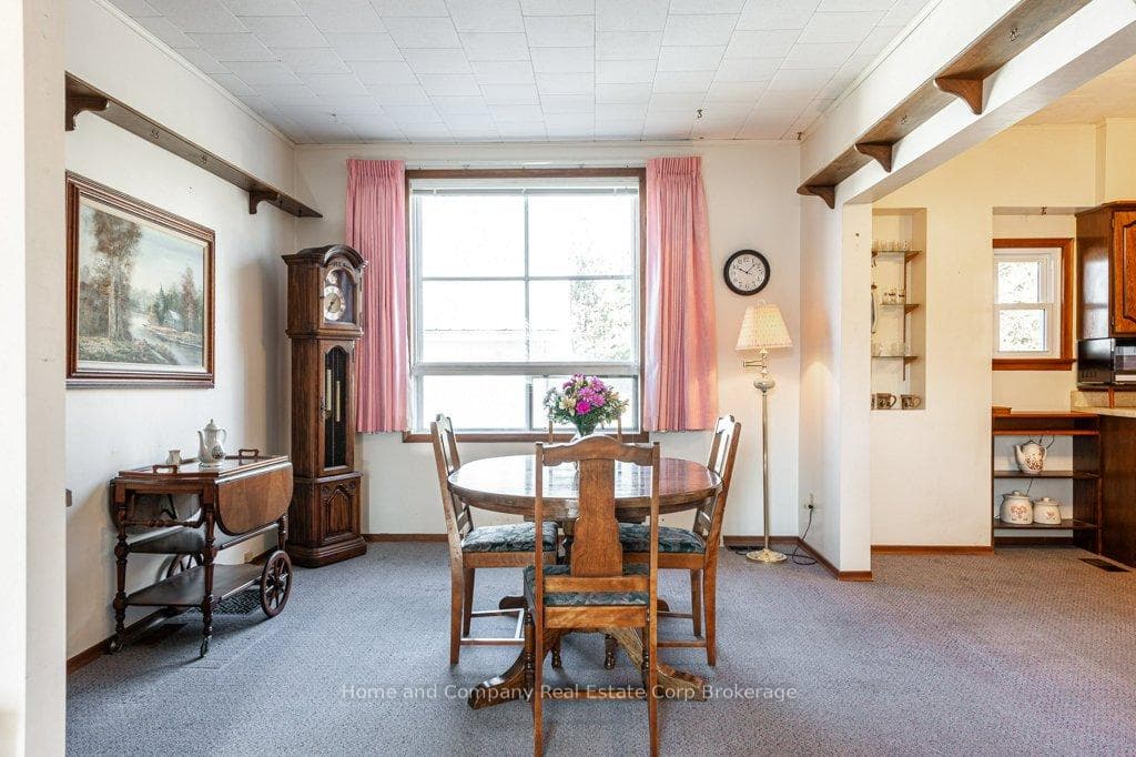 82 Huntingdon Avenue photo 10
