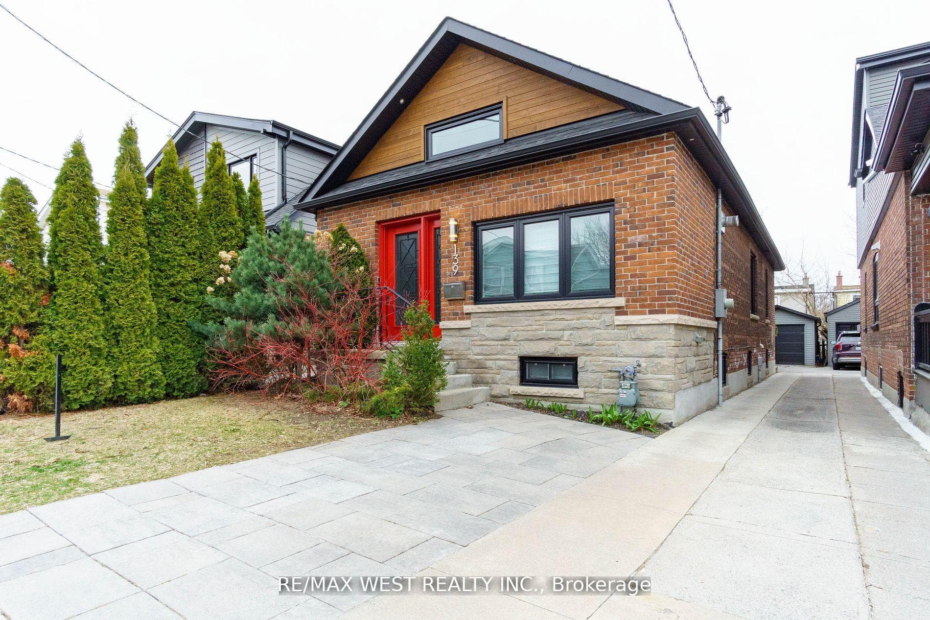 139 Springdale Boulevard photo 2