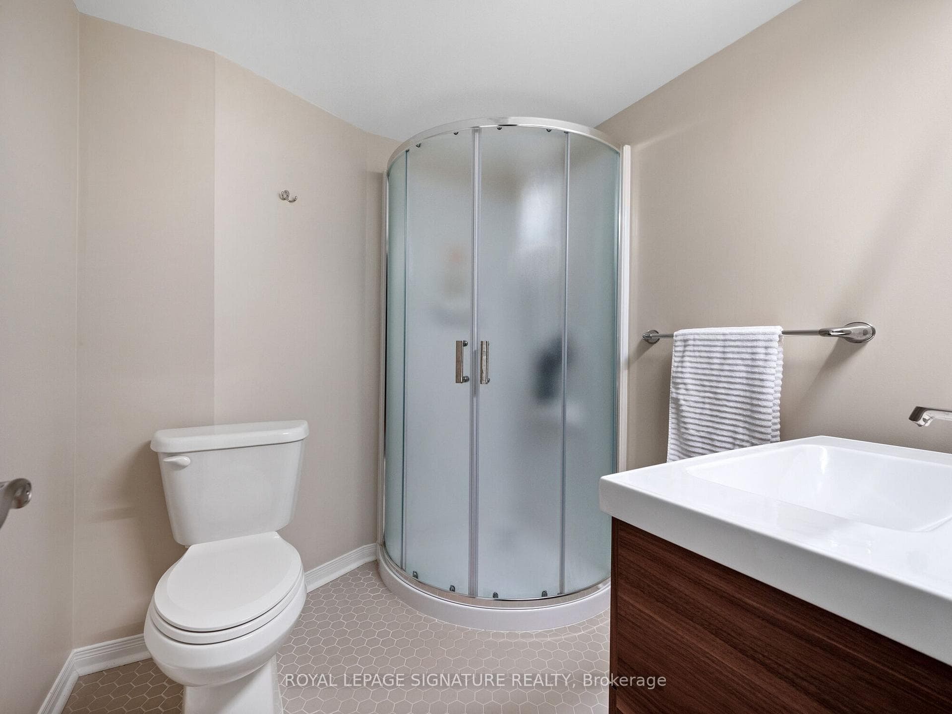 2052 Madden Boulevard photo 34