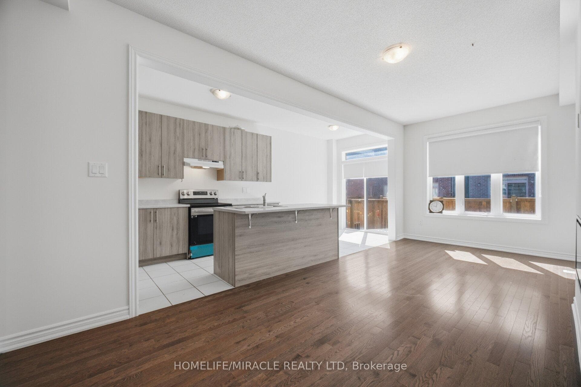 19 Donald Ficht Crescent photo 8