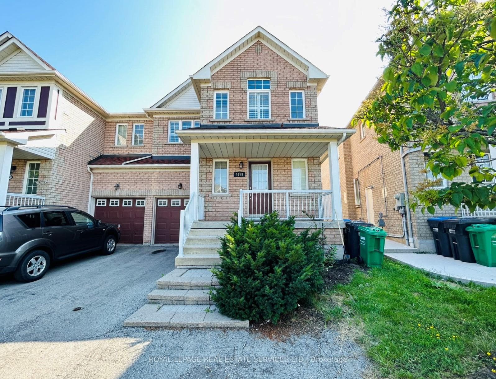 4679 Colombo Crescent photo 1