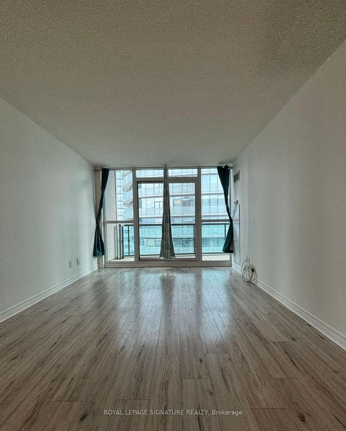 19 Grand Trunk Crescent Unit PH07 photo 5