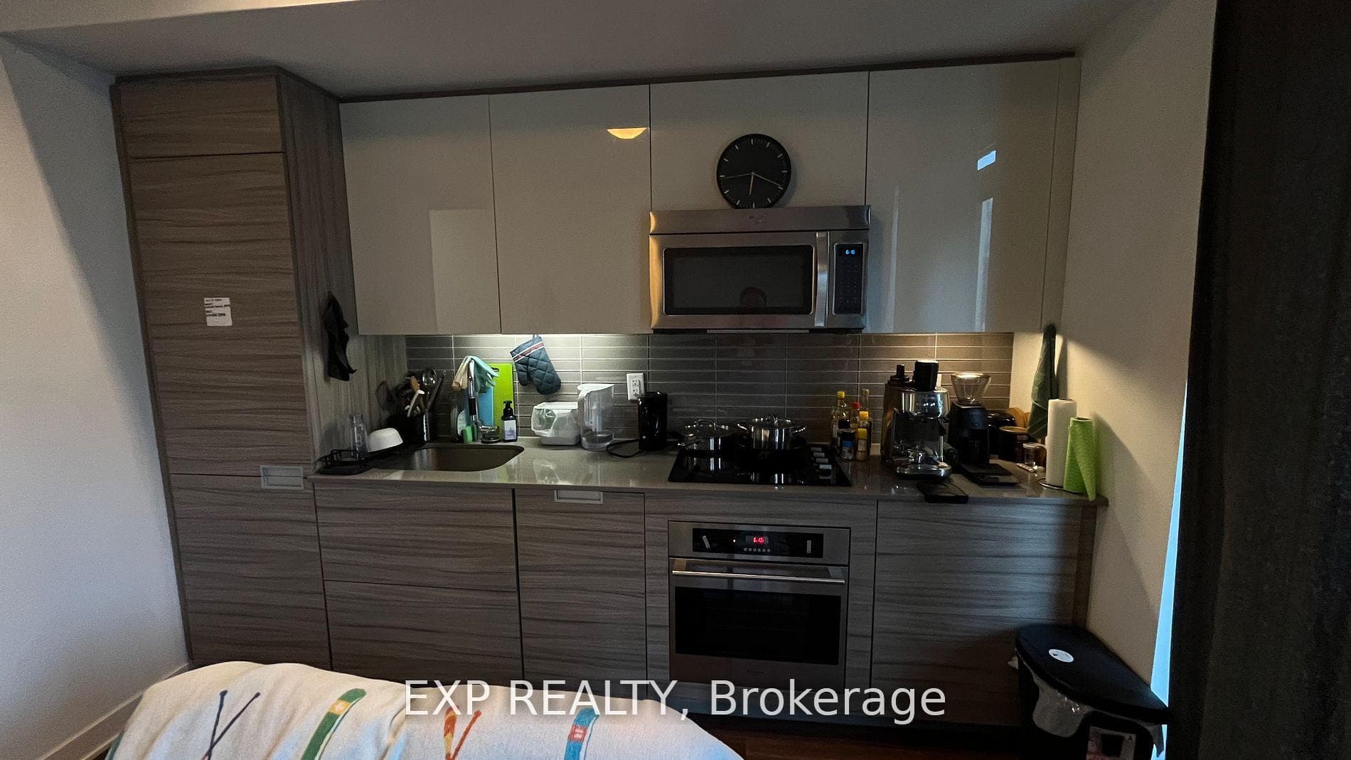 210 Simcoe Street Unit 902 photo 6