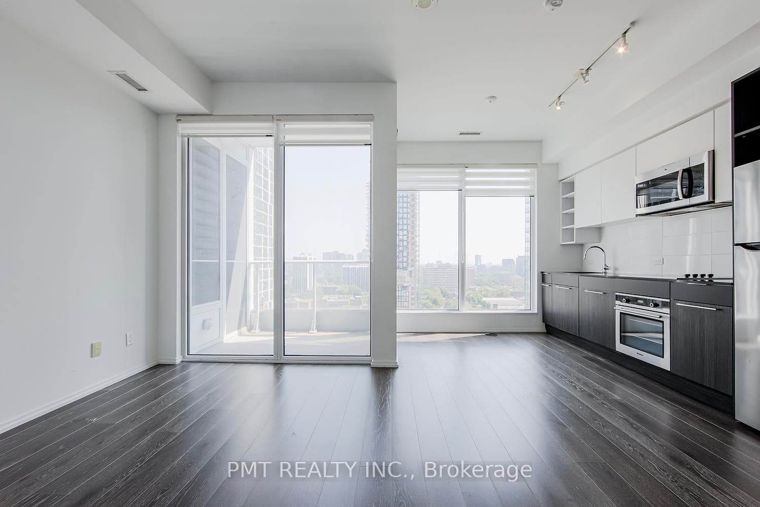 68 Shuter Street Unit 2001 photo 5
