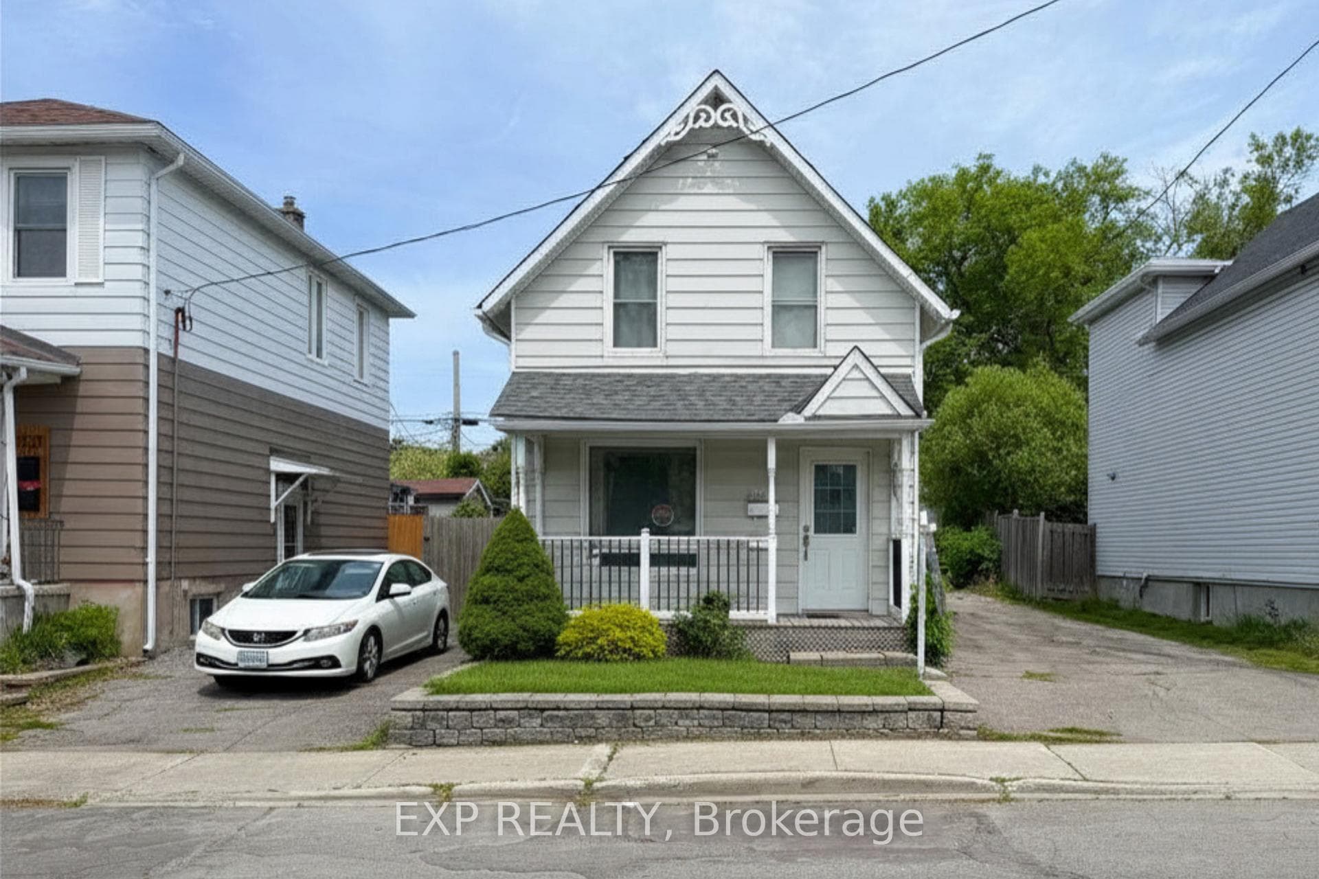 323 Montfort Street photo 1