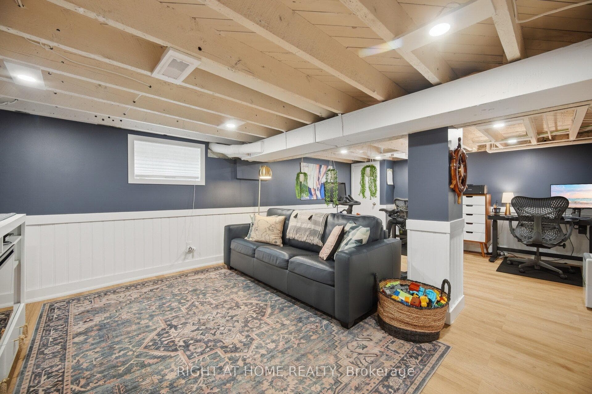 18 Vanbrugh Avenue photo 35