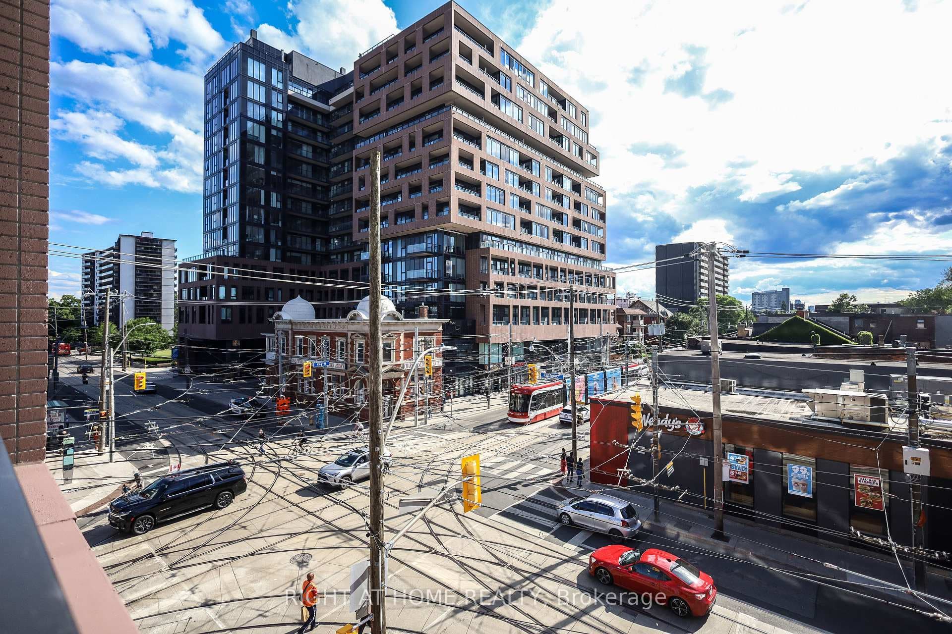 285 Dufferin Street Unit 220 photo 32