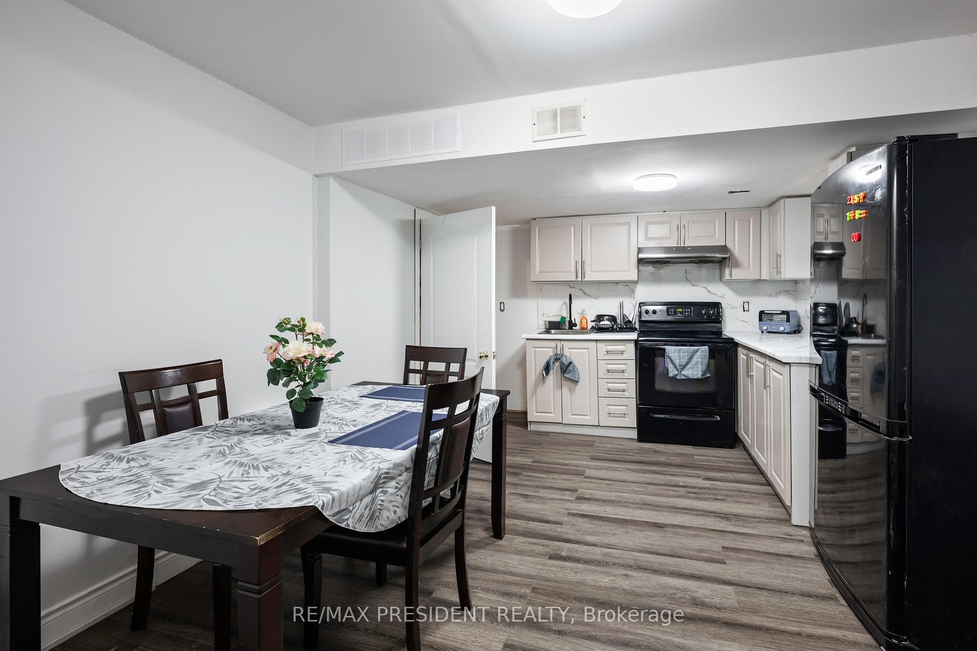 181 Edward Street photo 44
