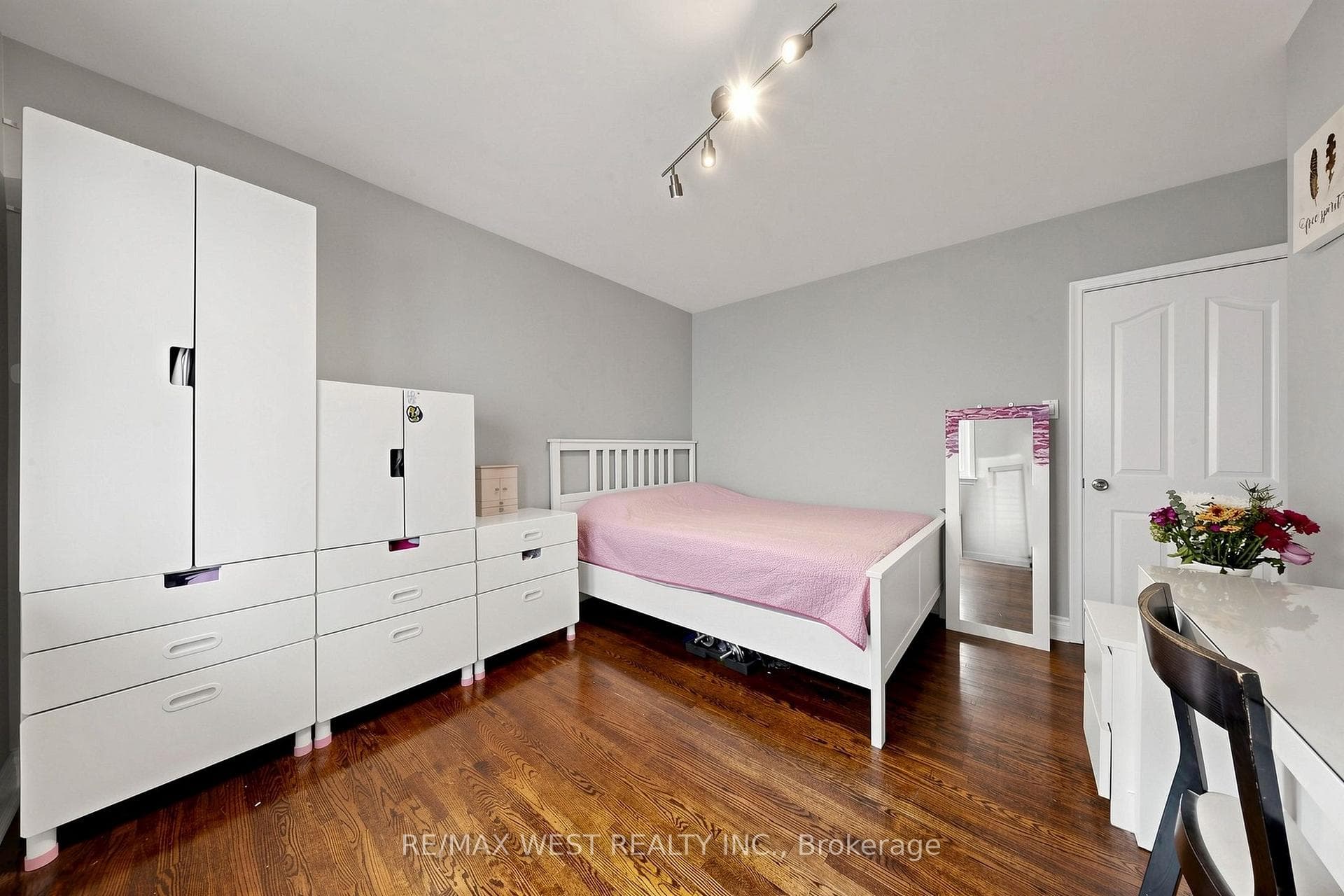 32 Allonsius Drive photo 24