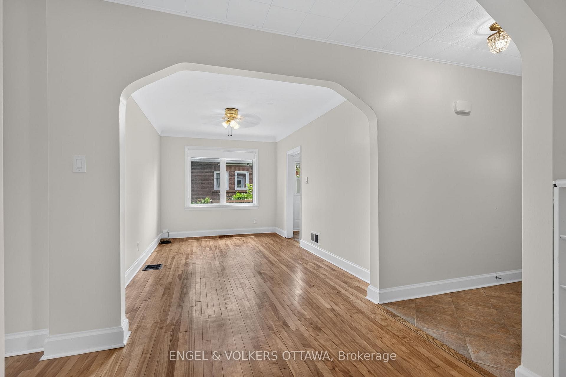 2445 Alta Vista Drive photo 7