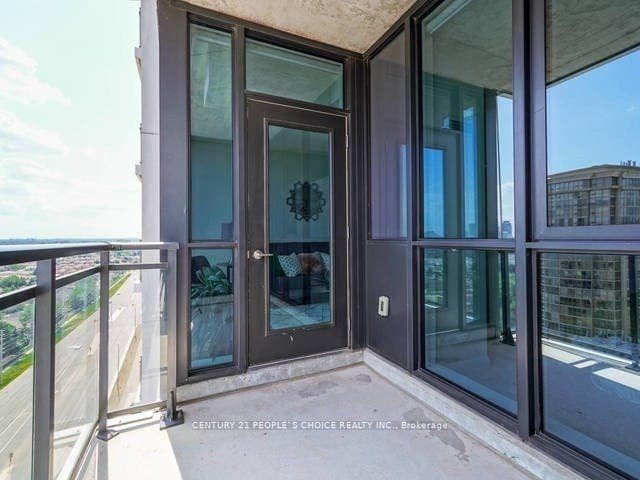 75 Eglinton Avenue Unit 1403 photo 24