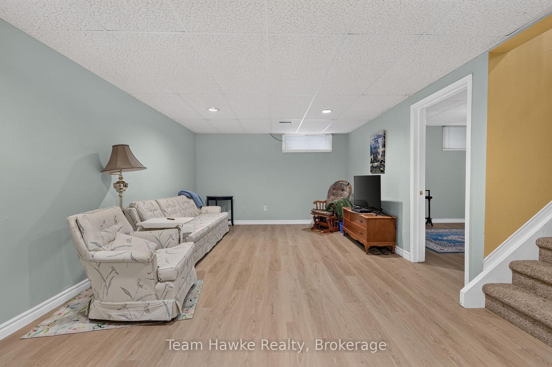 255 Hanly Street photo 26