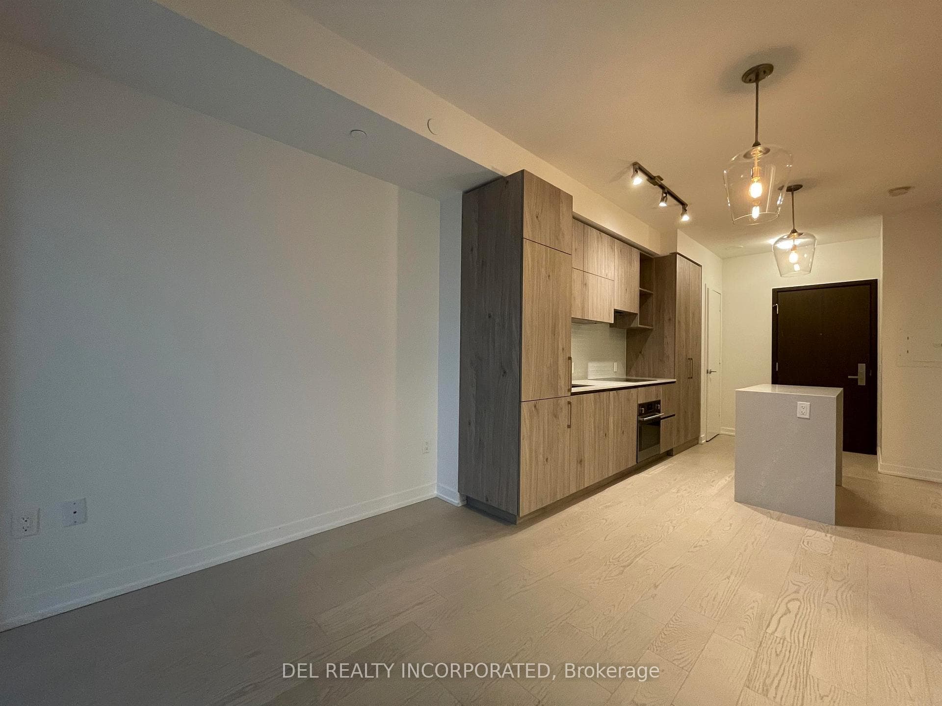 1 Yorkville Avenue Unit 1312 photo 4