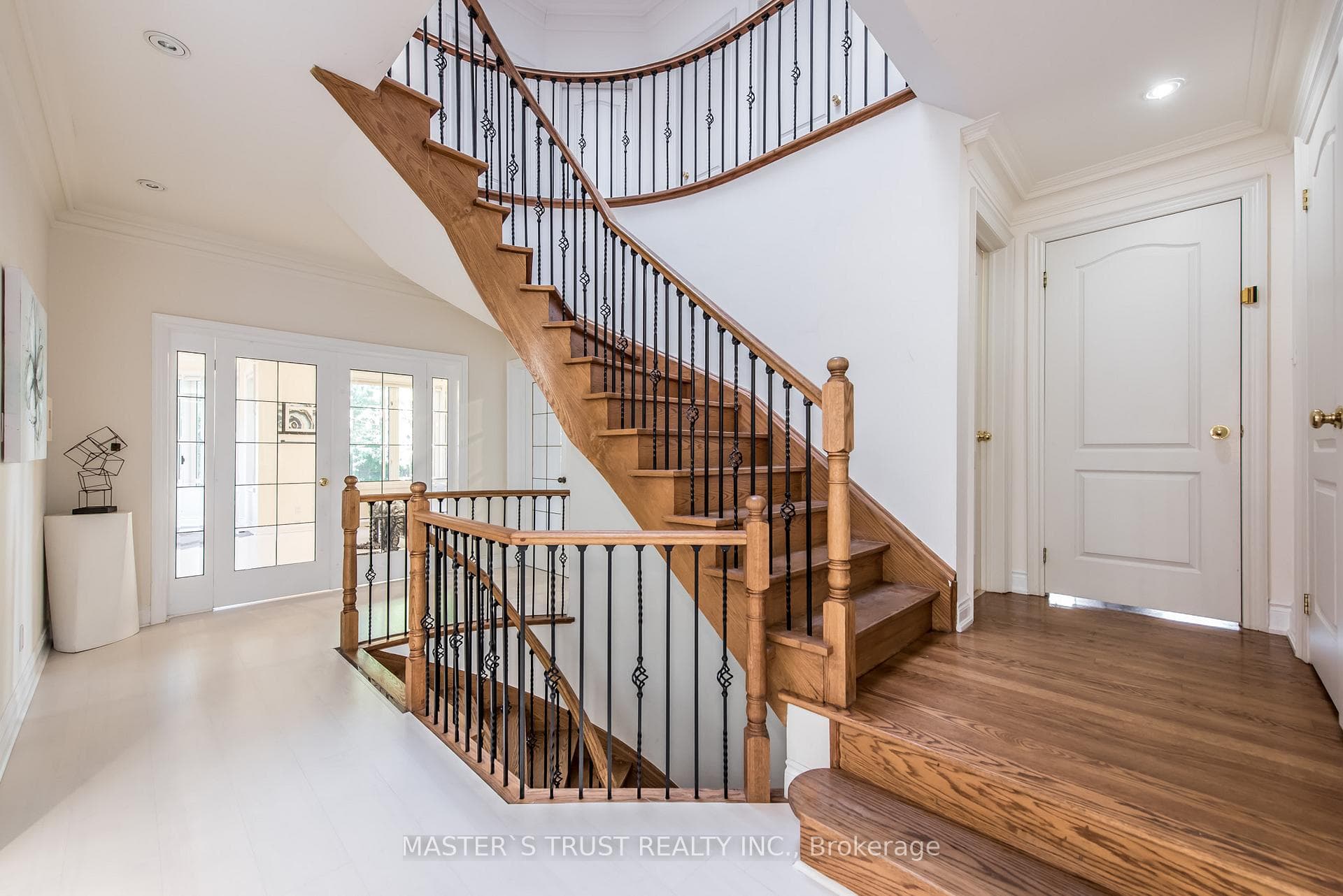242 Empress Avenue photo 17