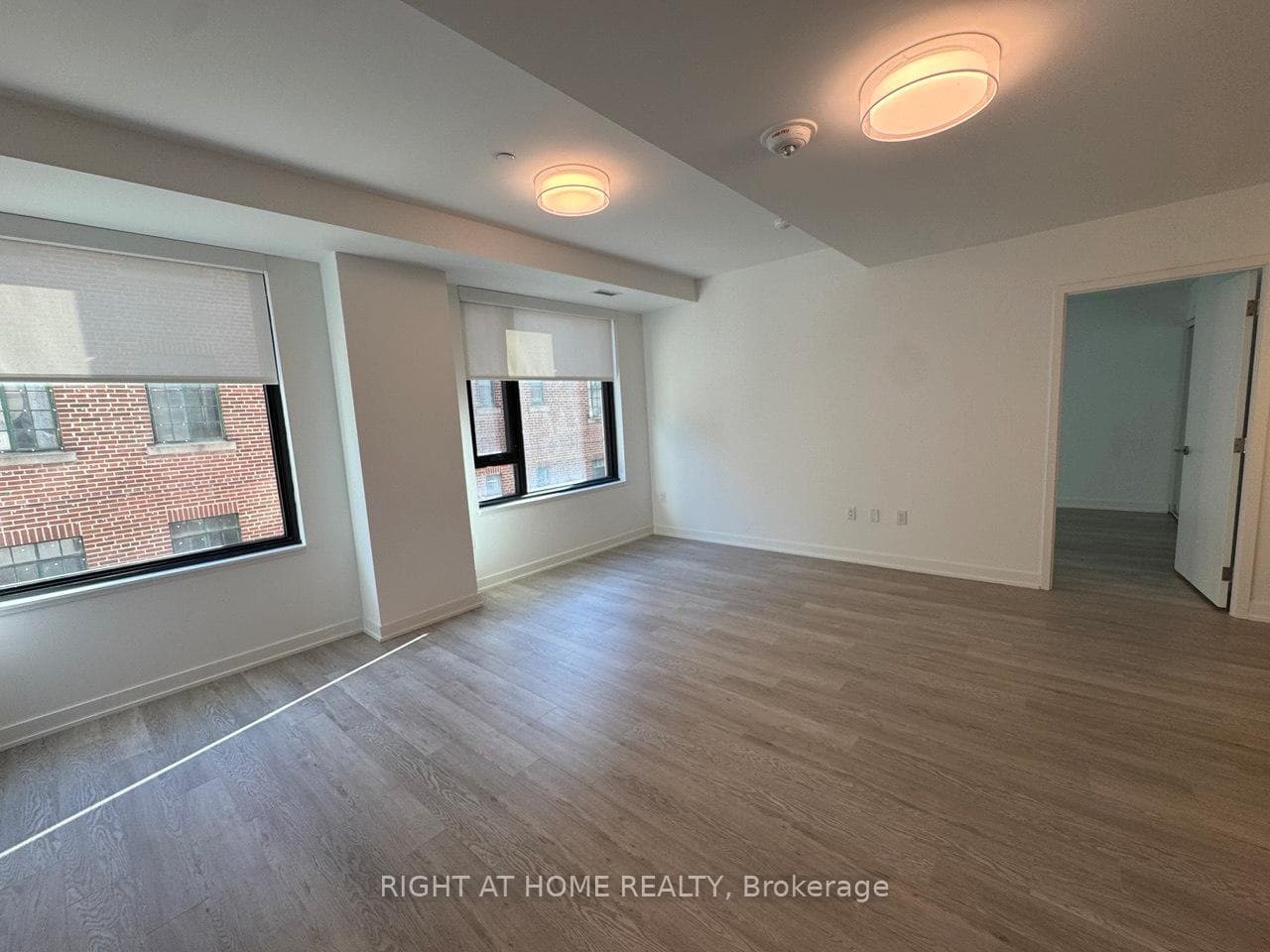 3 Strathgowan Avenue Unit 201 photo 12