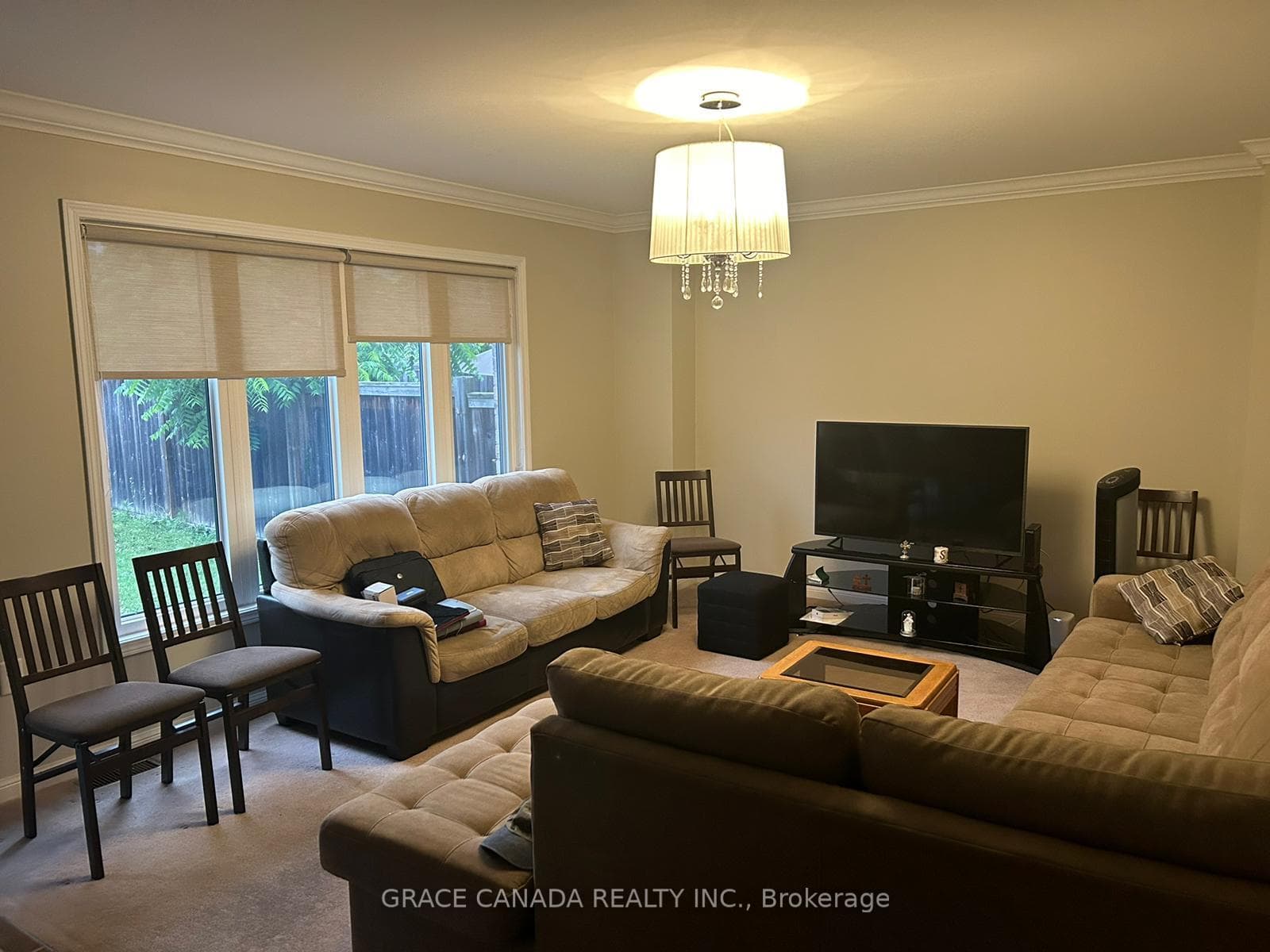 10 Kidd Crescent photo 6