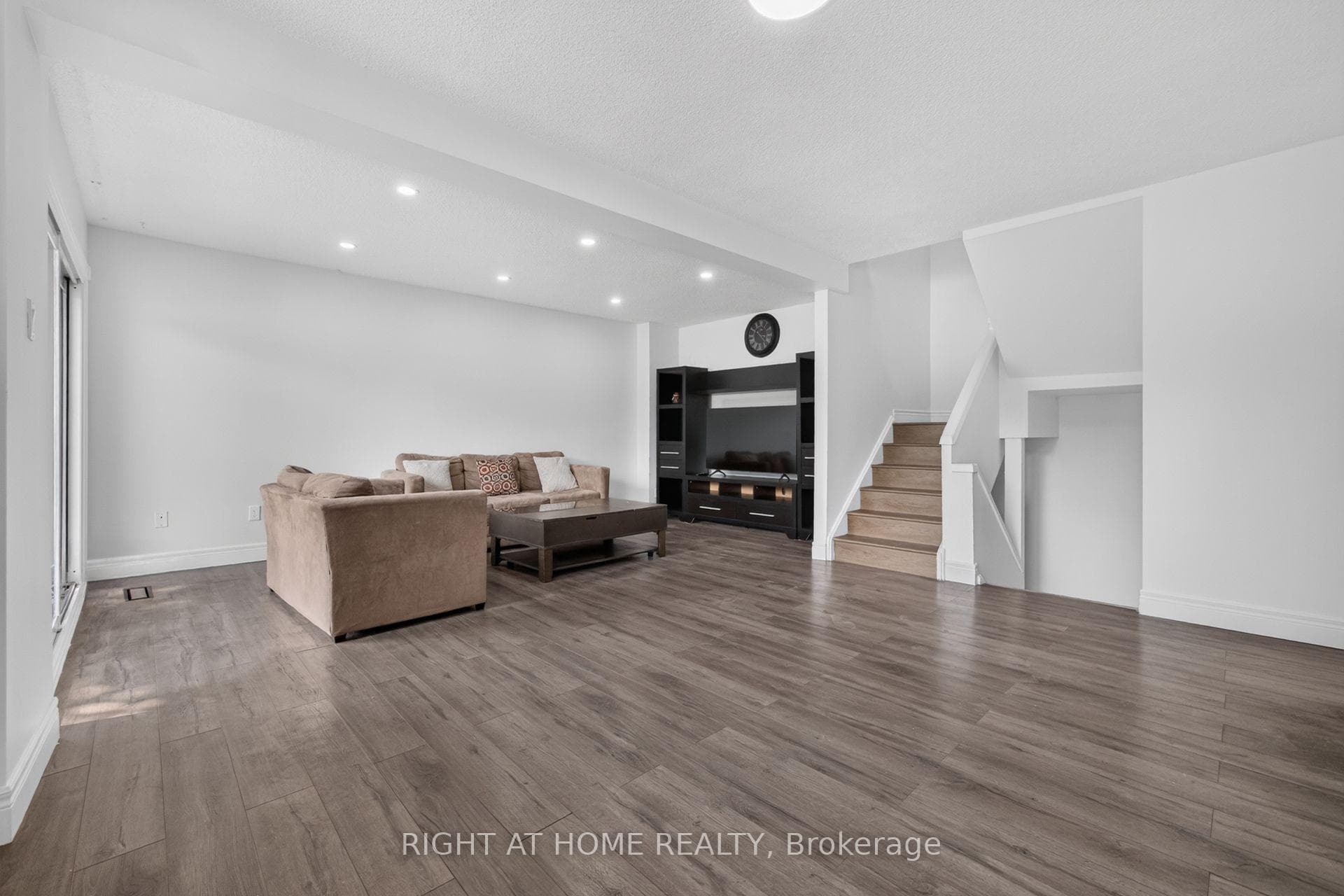 2605 Woodchester Drive Unit 5 photo 10