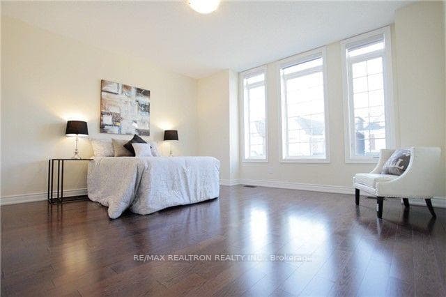 15 Mario Avenue photo 10