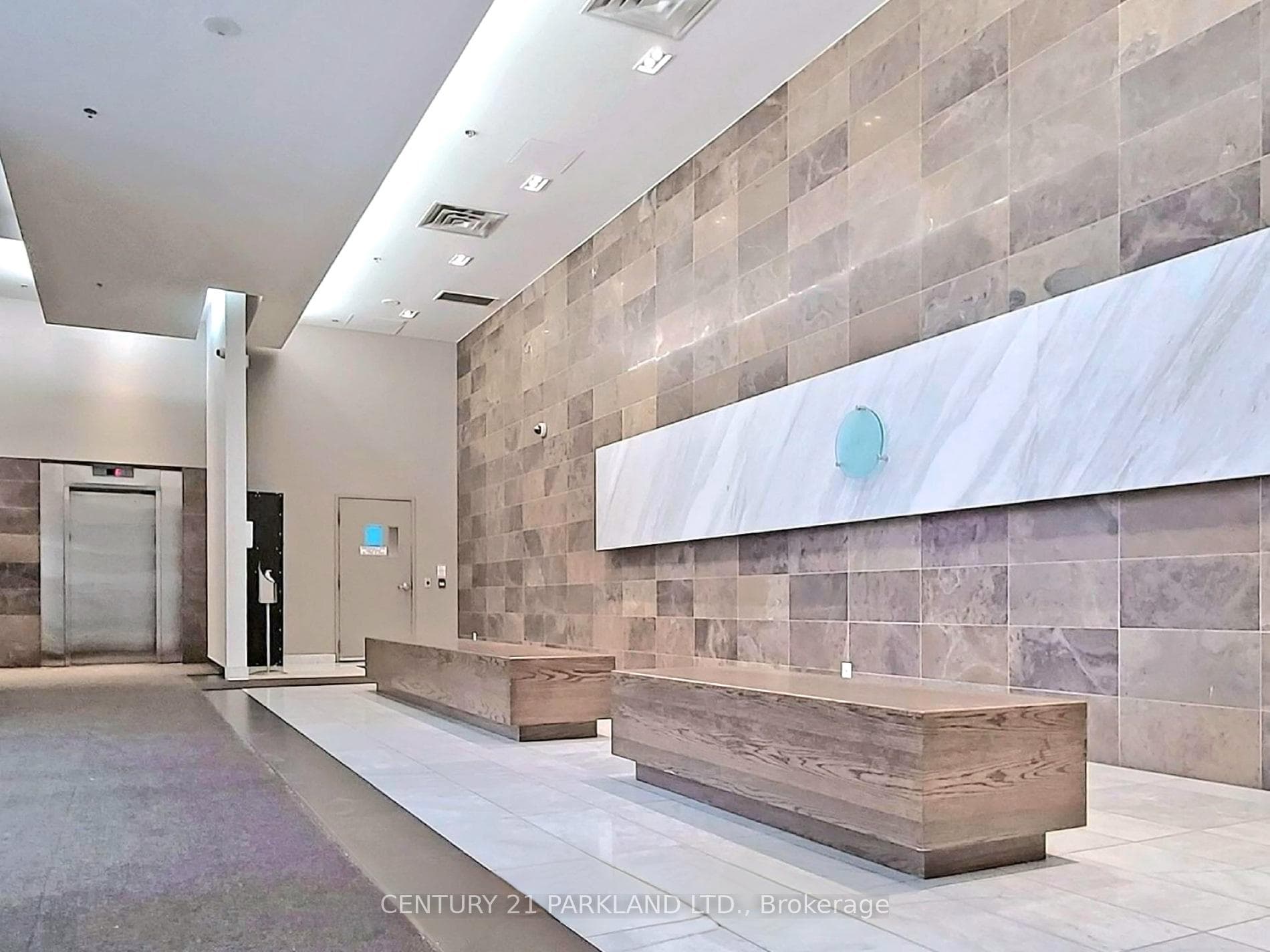 20 Joe Shuster Way Unit 1215 photo 3