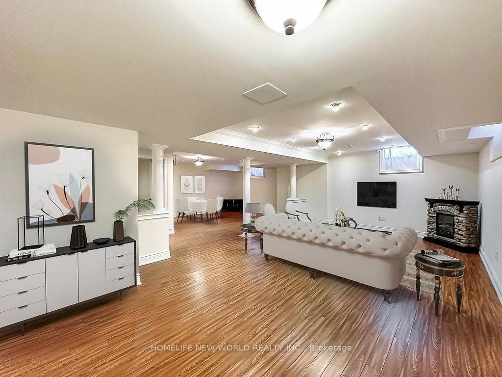 79 Chopin Boulevard photo 39