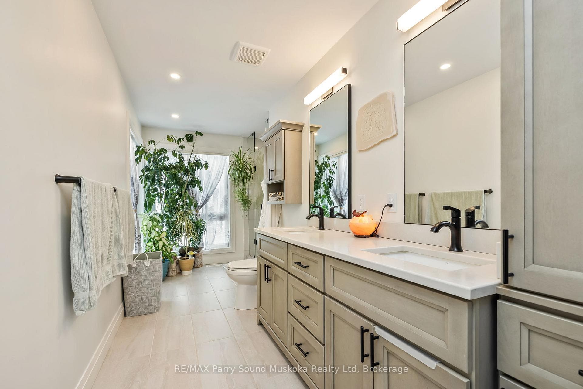 Luxurious Primary En-suite