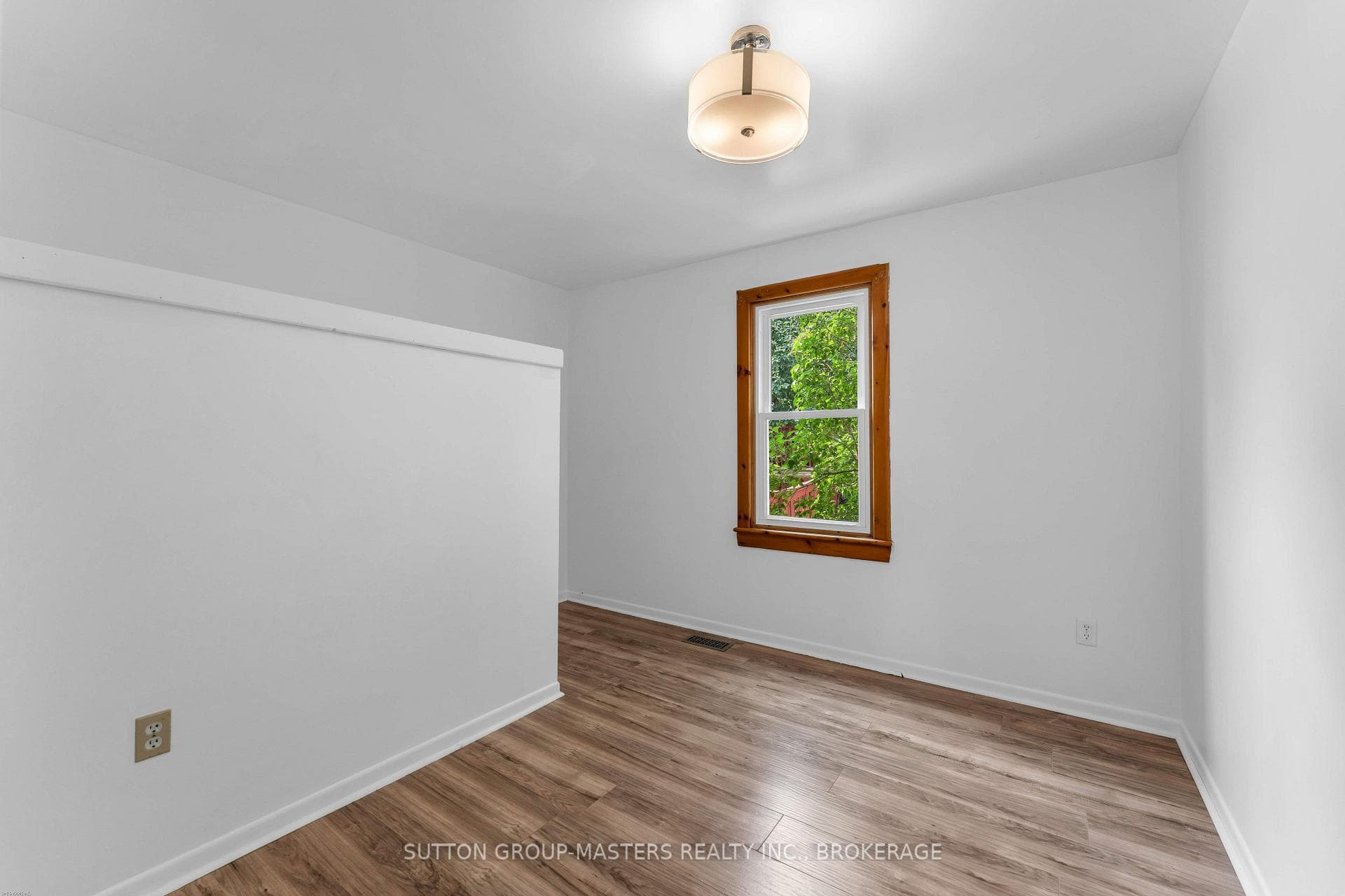 1062 Montreal Street photo 20