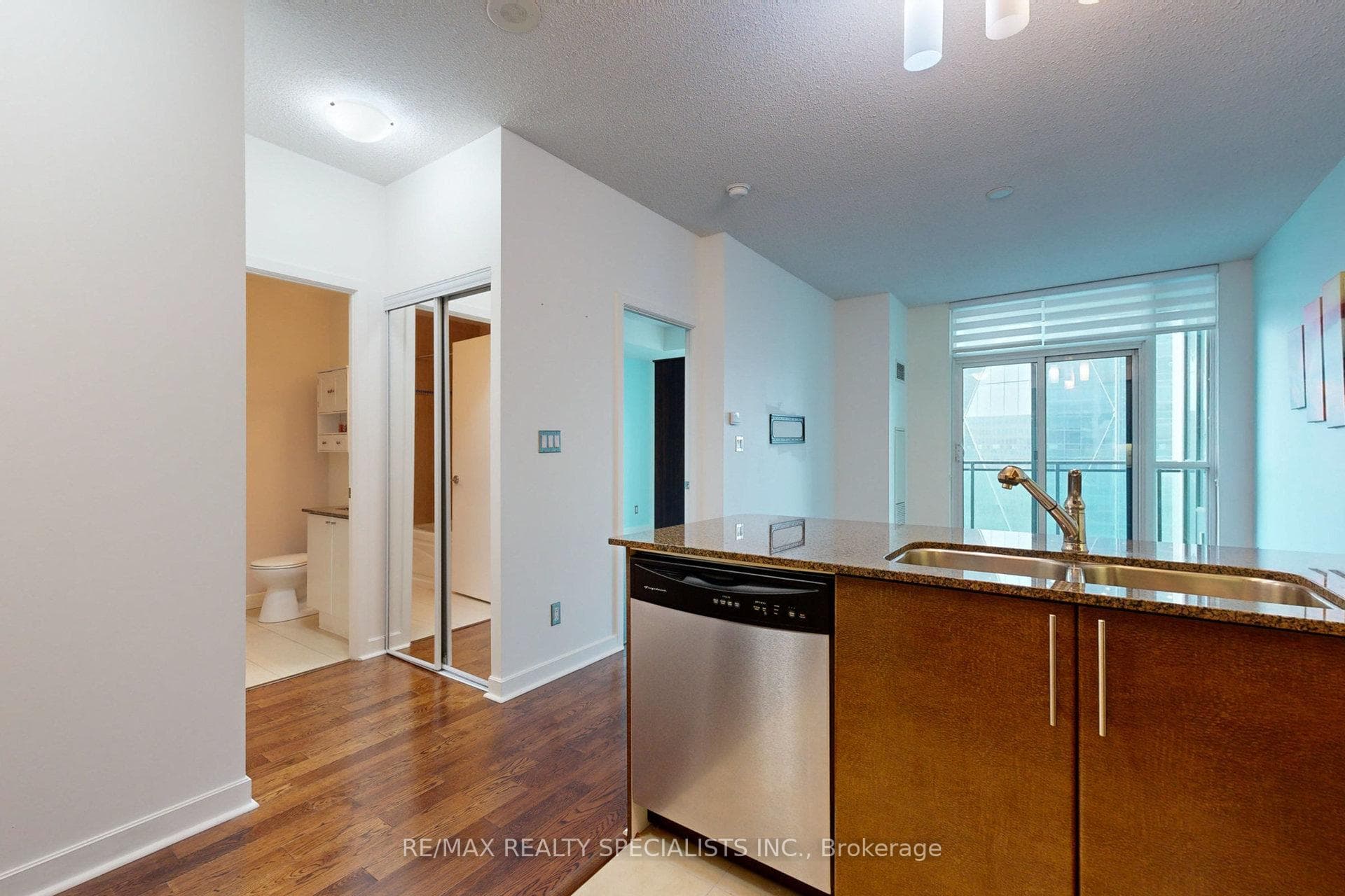 18 Harbour Street Unit 3004 photo 9