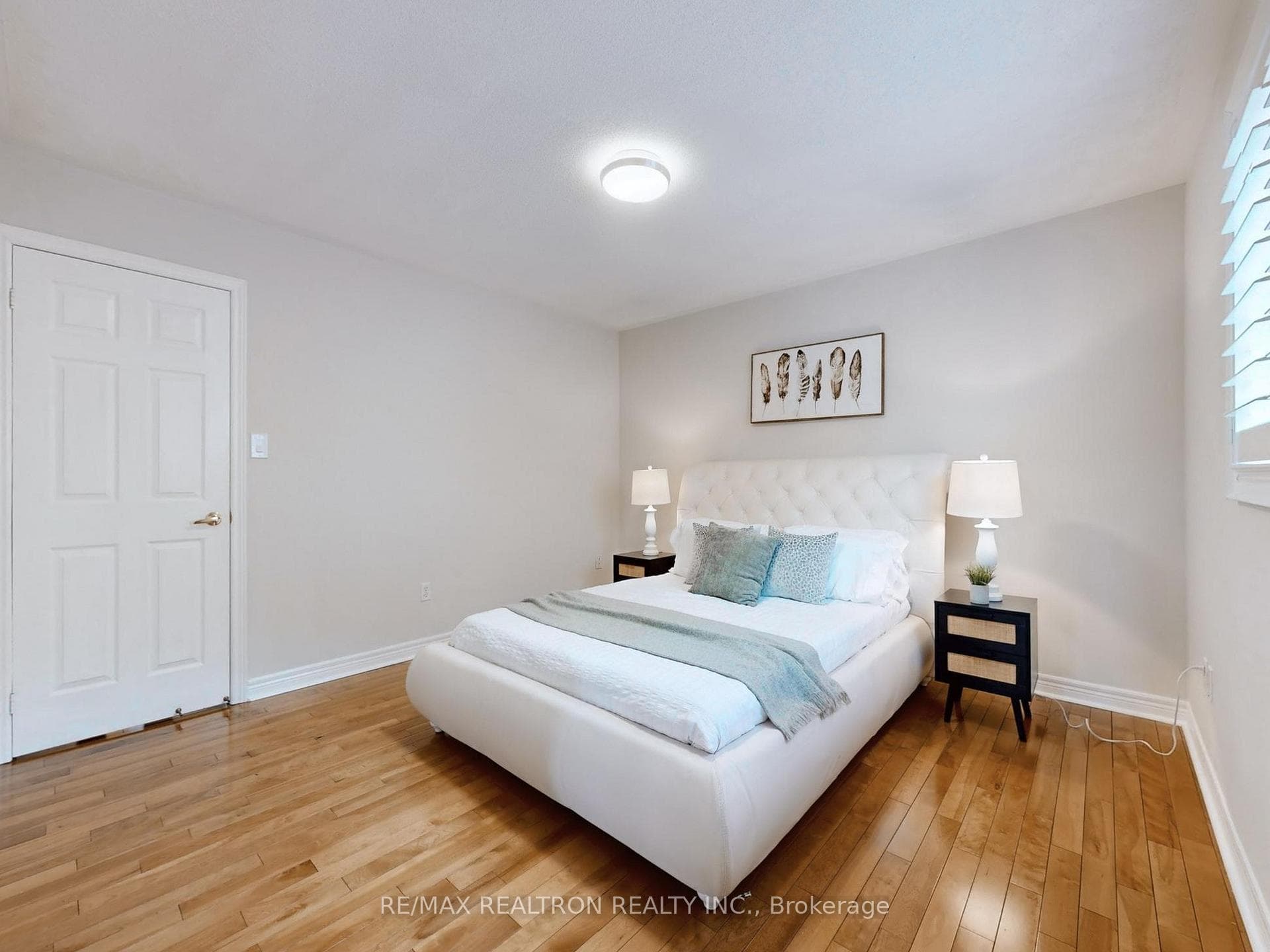 297 Castan Avenue photo 32