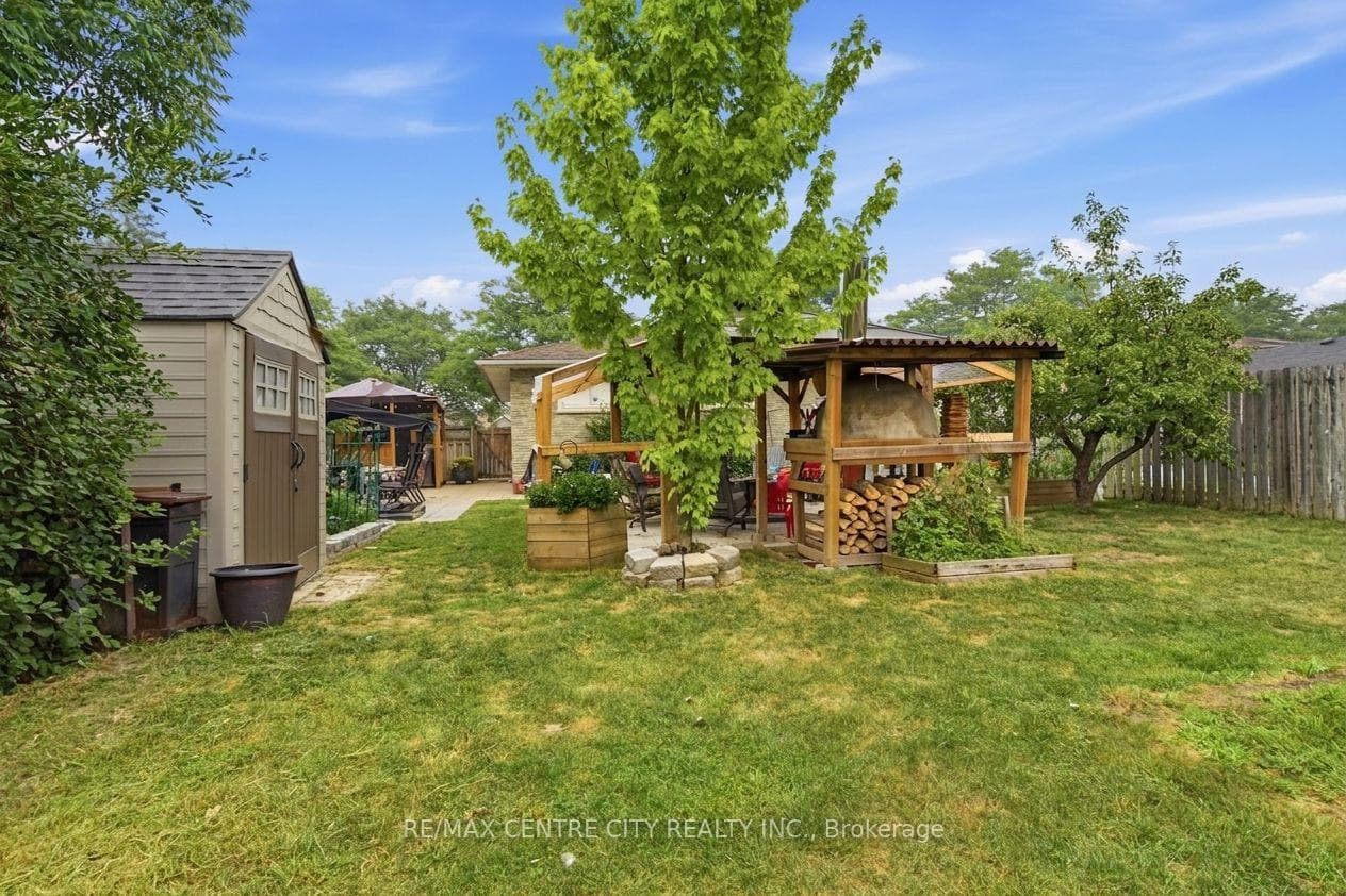 1199 Jalna Boulevard photo 38
