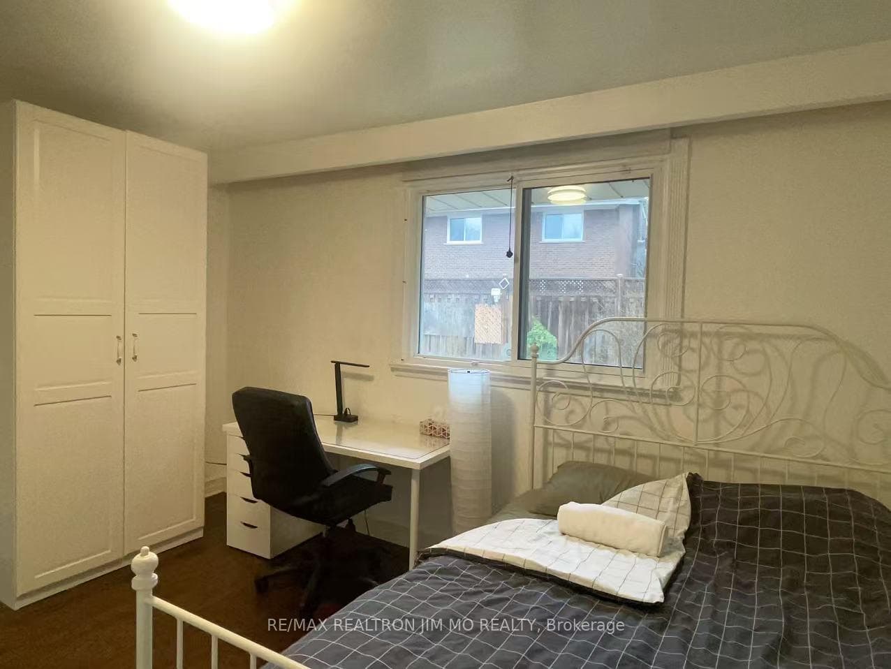 6 Royal Doulton Drive Unit Main photo 19