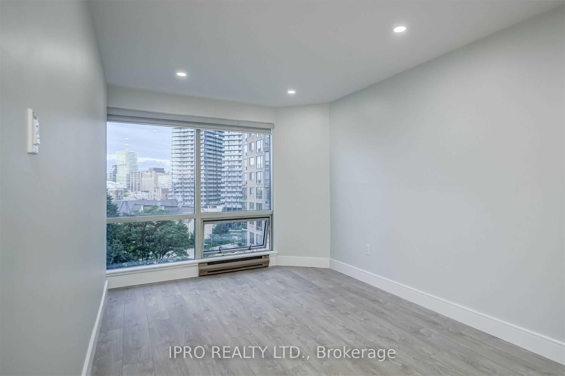 1001 Bay Street Unit 1002 photo 11