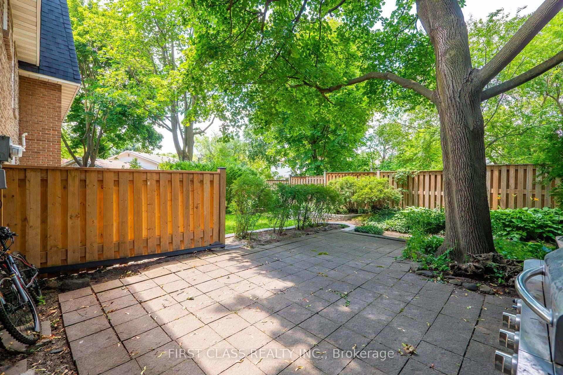 202 Royal Orchard Boulevard photo 42