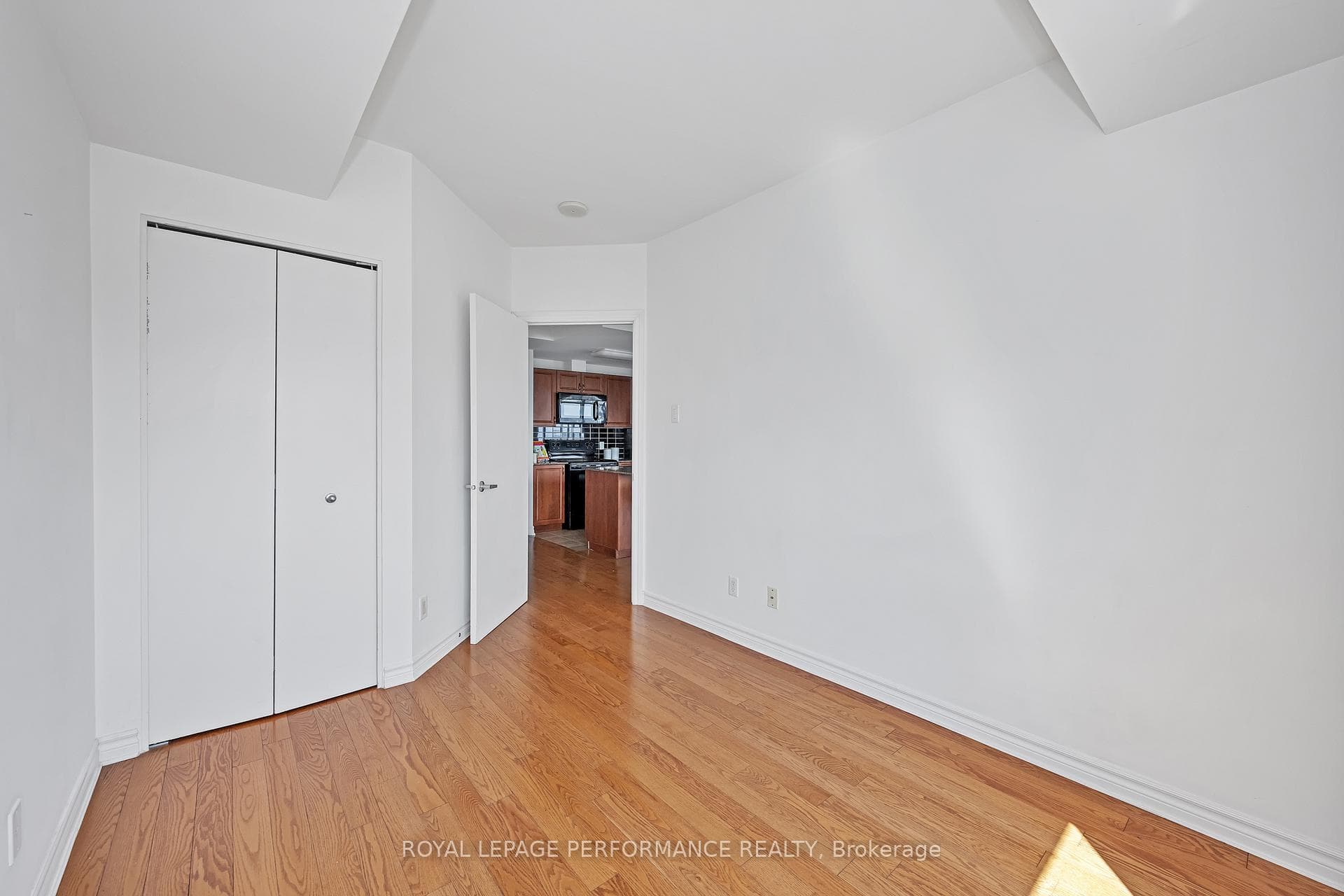 234 Rideau Street Unit 1907 photo 21