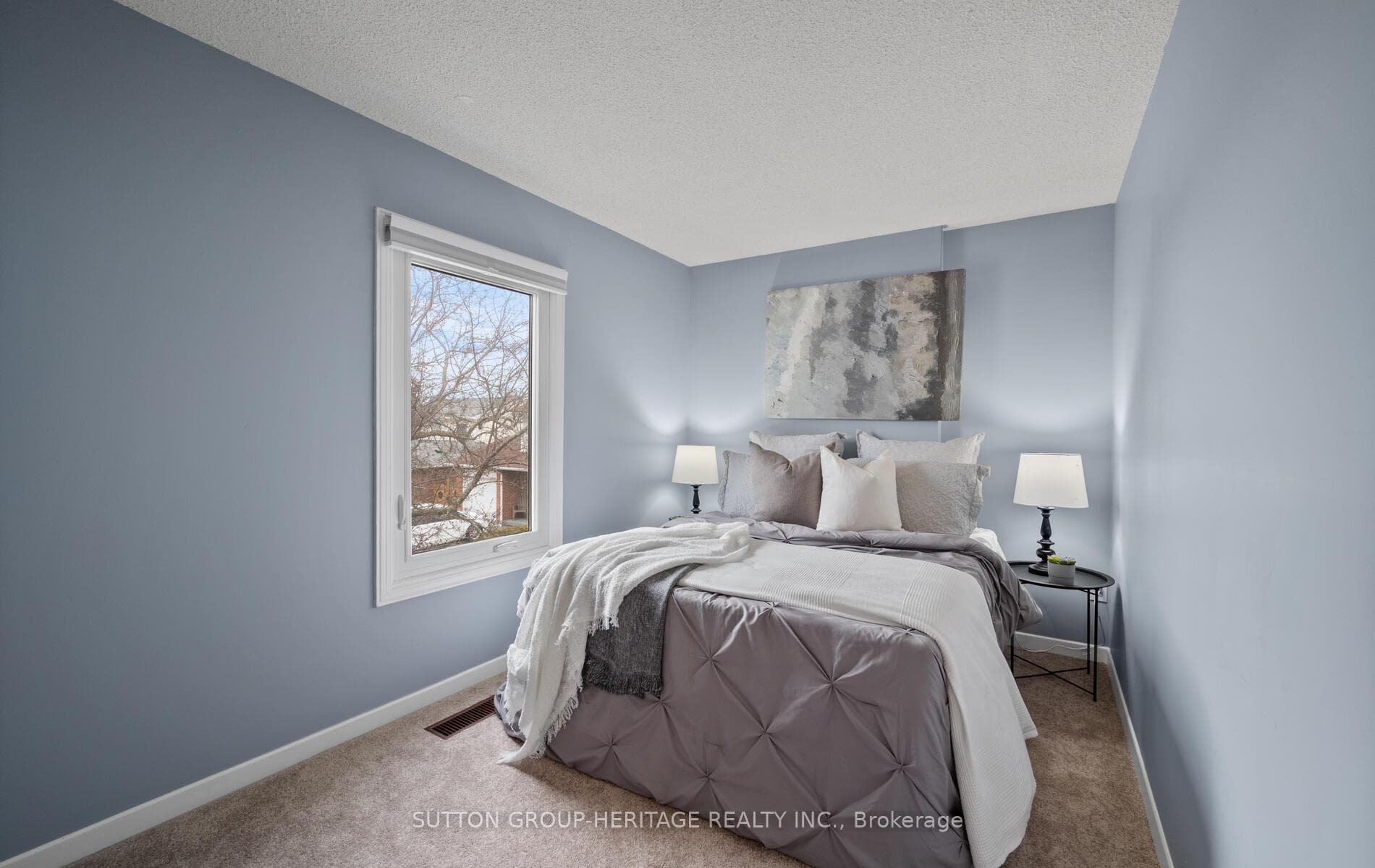 40 Panter Crescent photo 18