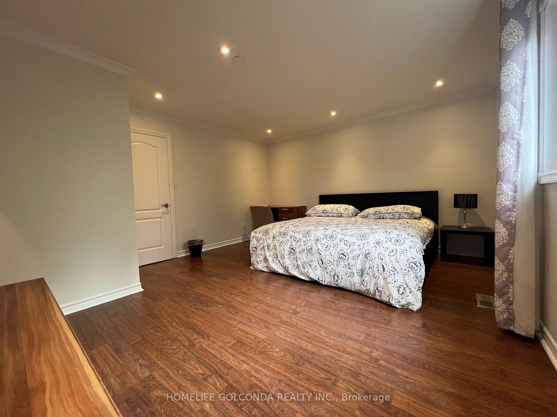 172 Stephenson Crescent photo 18