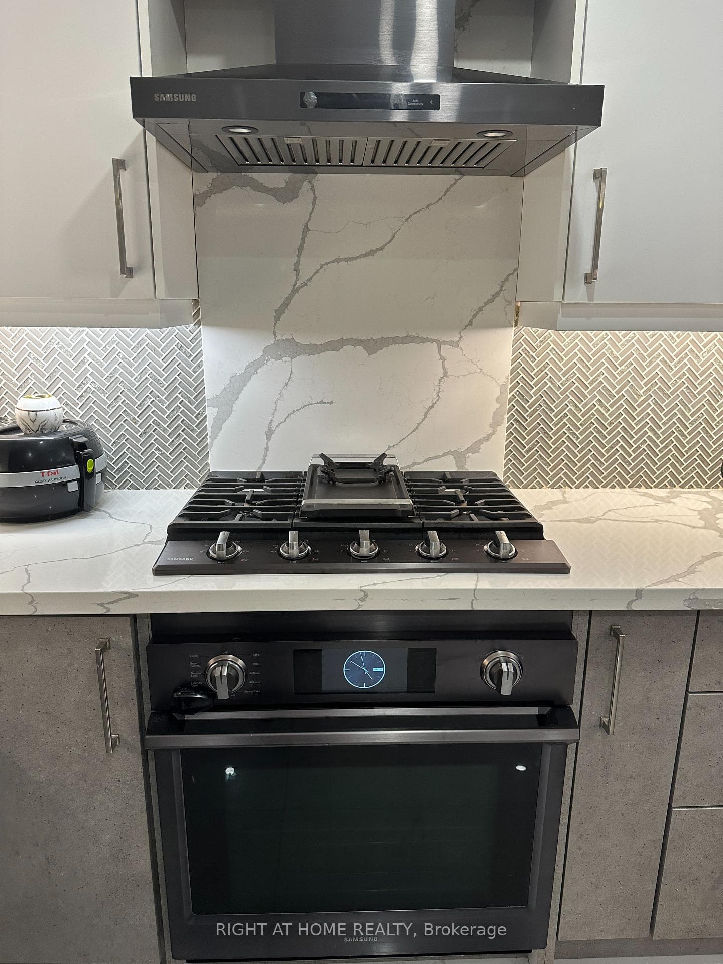 4131 Loyalist Drive Unit (Upper) photo 11