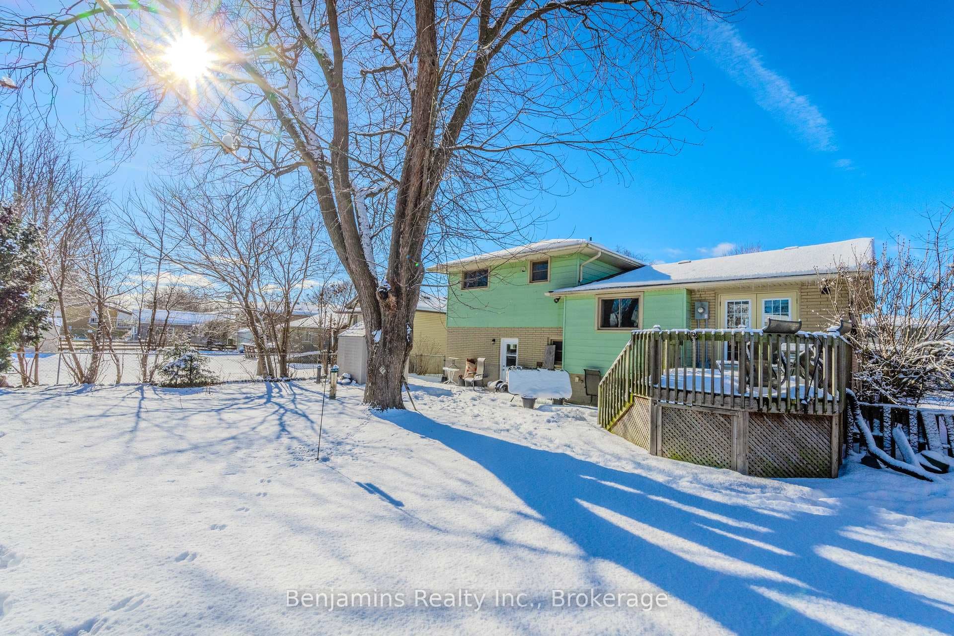 11 Willow Avenue photo 36