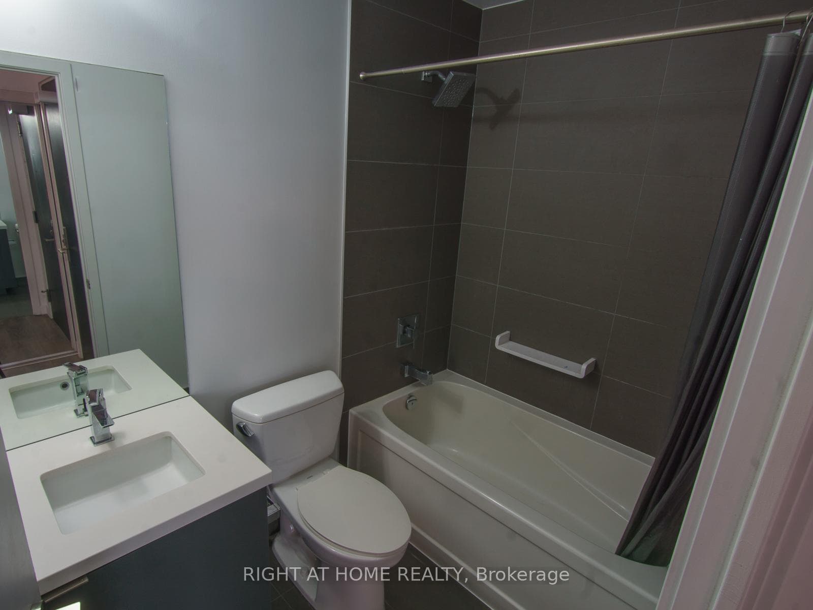 8 Eglinton Avenue Unit 3407 photo 4
