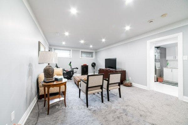 22 Glen Meadow Court photo 32