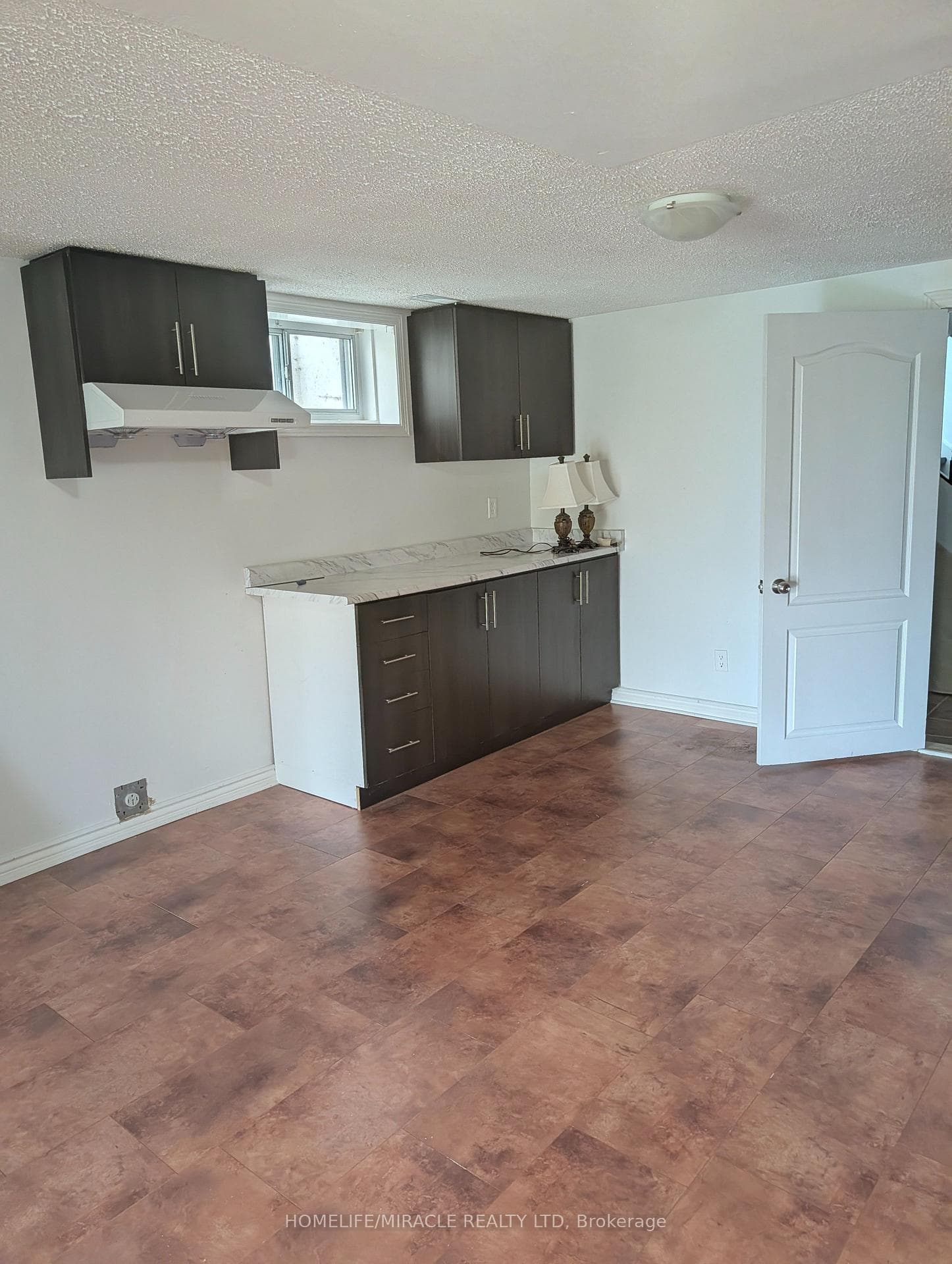 103 River Road Unit Bsmt photo 7