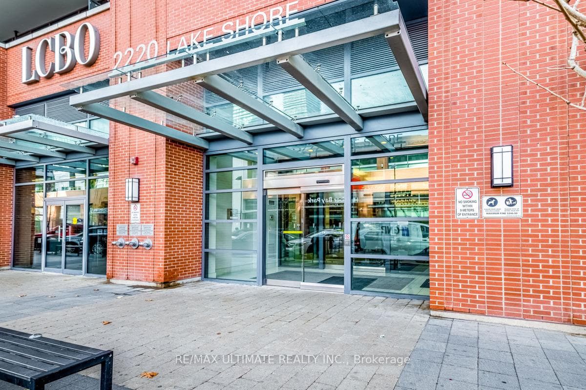2220 Lake Shore Boulevard Unit 1006 photo 2